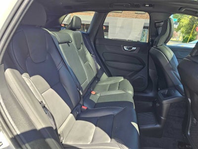 2026 Volvo XC60 Plug-In Hybrid Ultra Black Edition