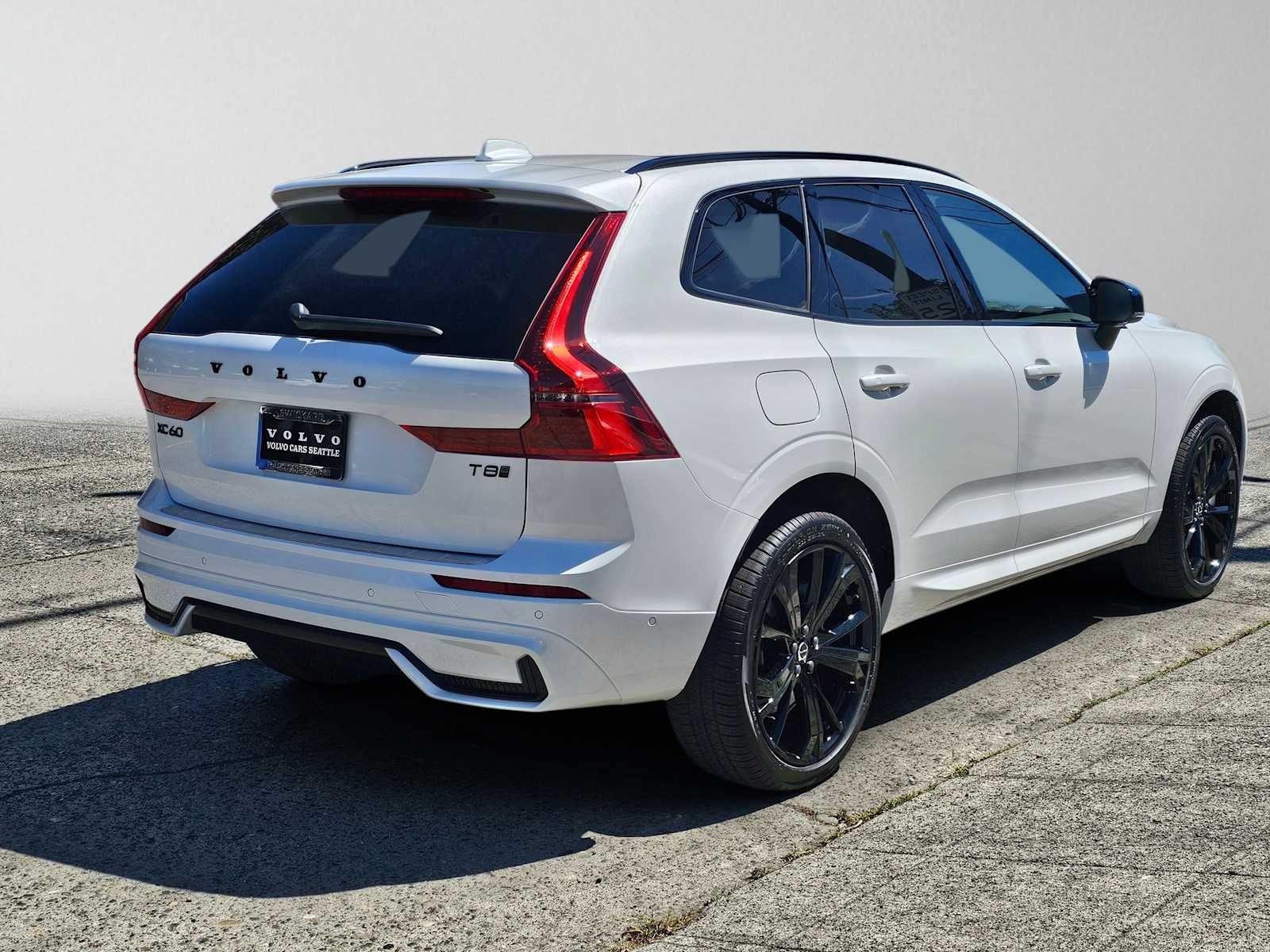 2026 Volvo XC60 Plug-In Hybrid Ultra Black Edition