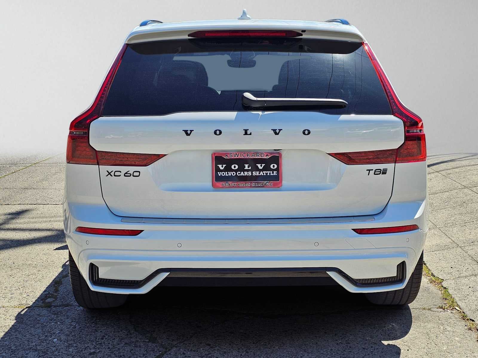 2026 Volvo XC60 Plug-In Hybrid Ultra Black Edition