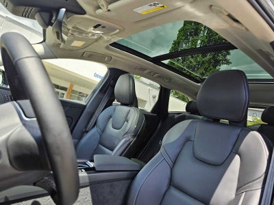 2026 Volvo XC60 Plug-In Hybrid Ultra