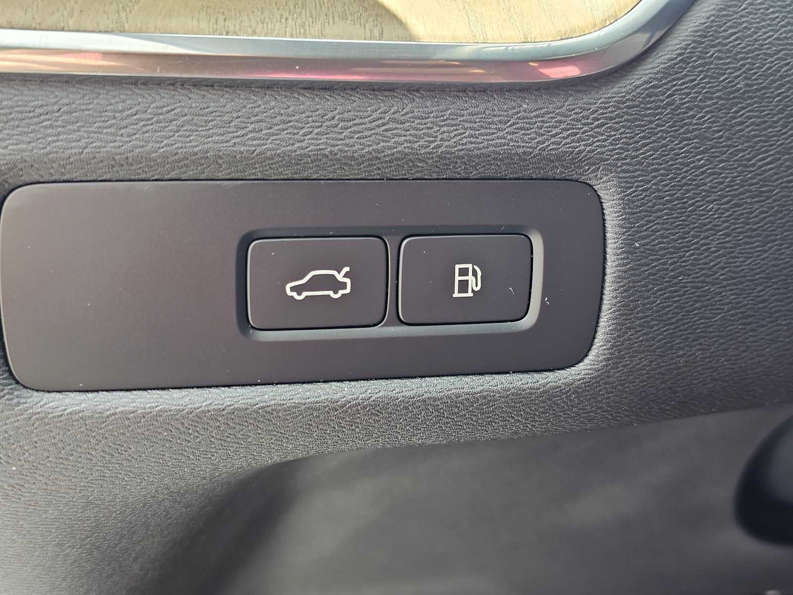 2026 Volvo XC60 Plug-In Hybrid Ultra