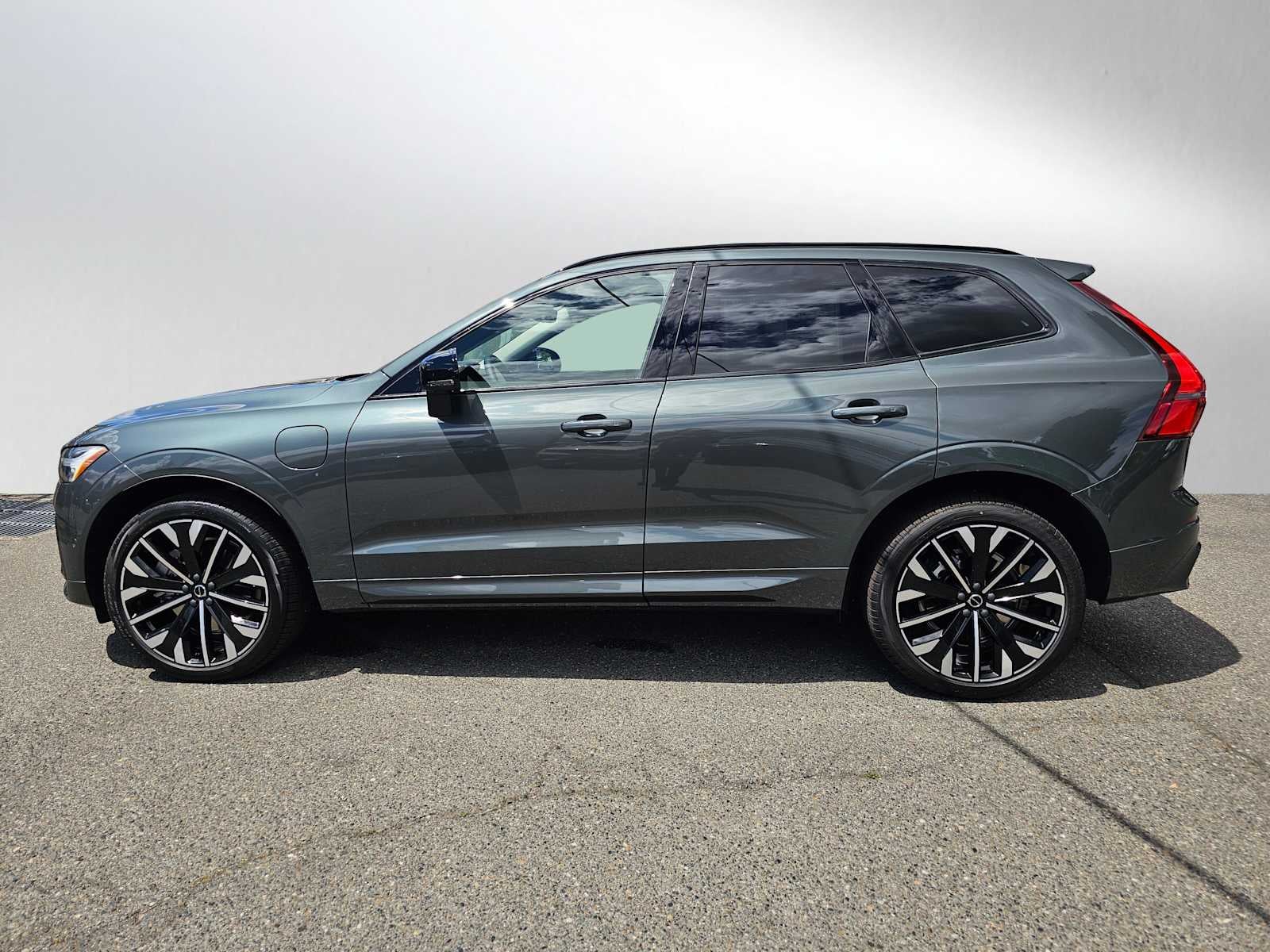 2026 Volvo XC60 Plug-In Hybrid Ultra