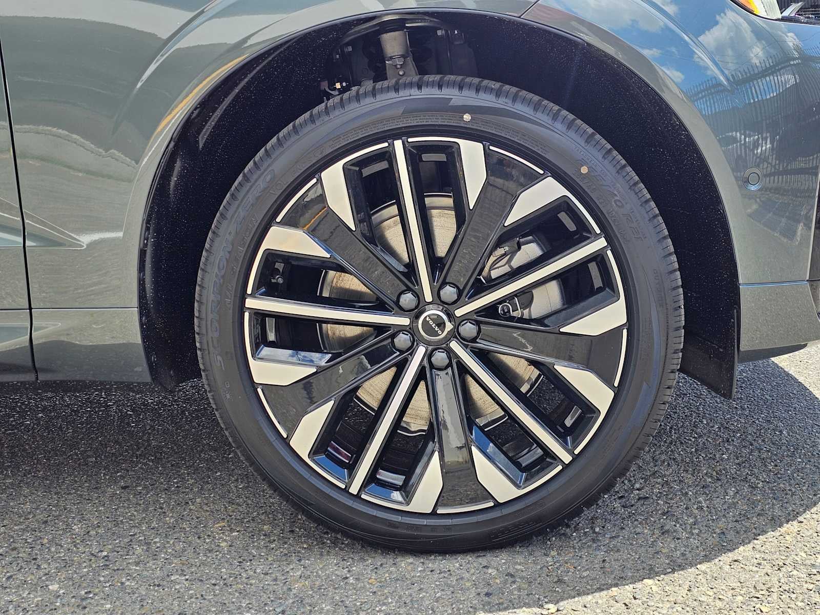 2026 Volvo XC60 Plug-In Hybrid Ultra