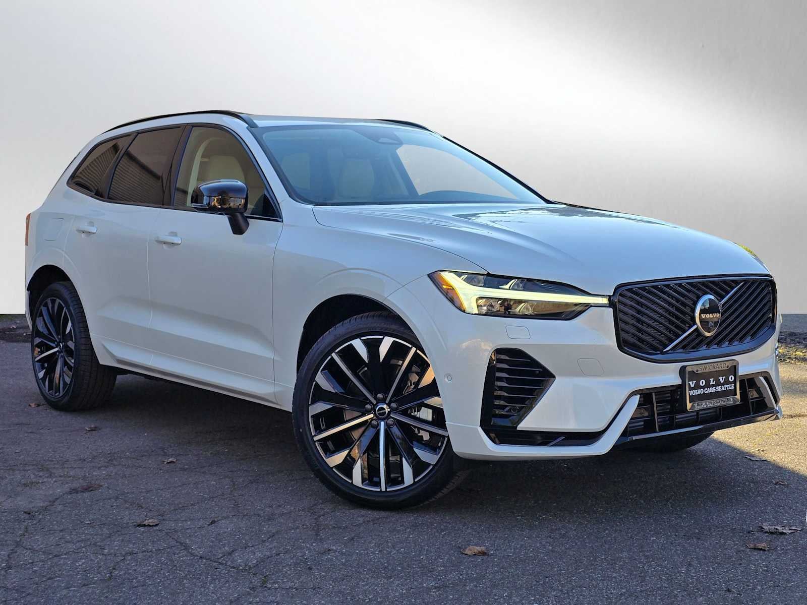 2026 Volvo XC60 Plug-In Hybrid Ultra