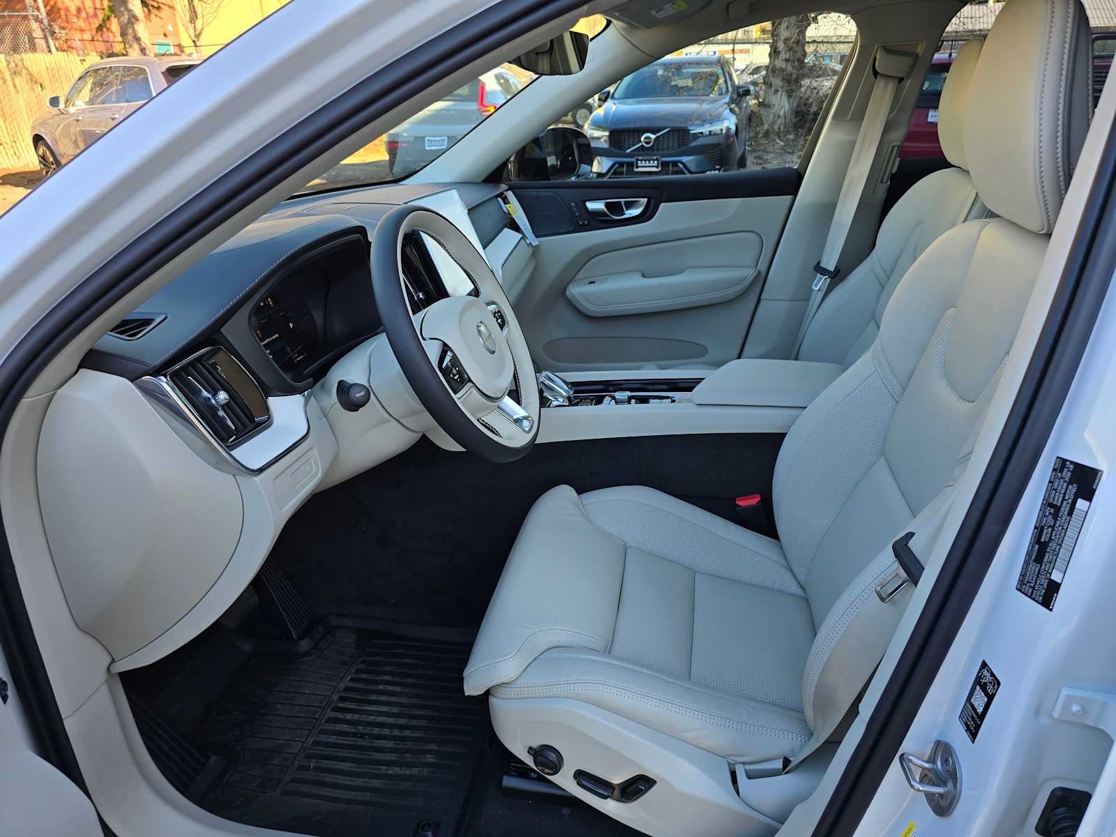 2026 Volvo XC60 Plug-In Hybrid Ultra