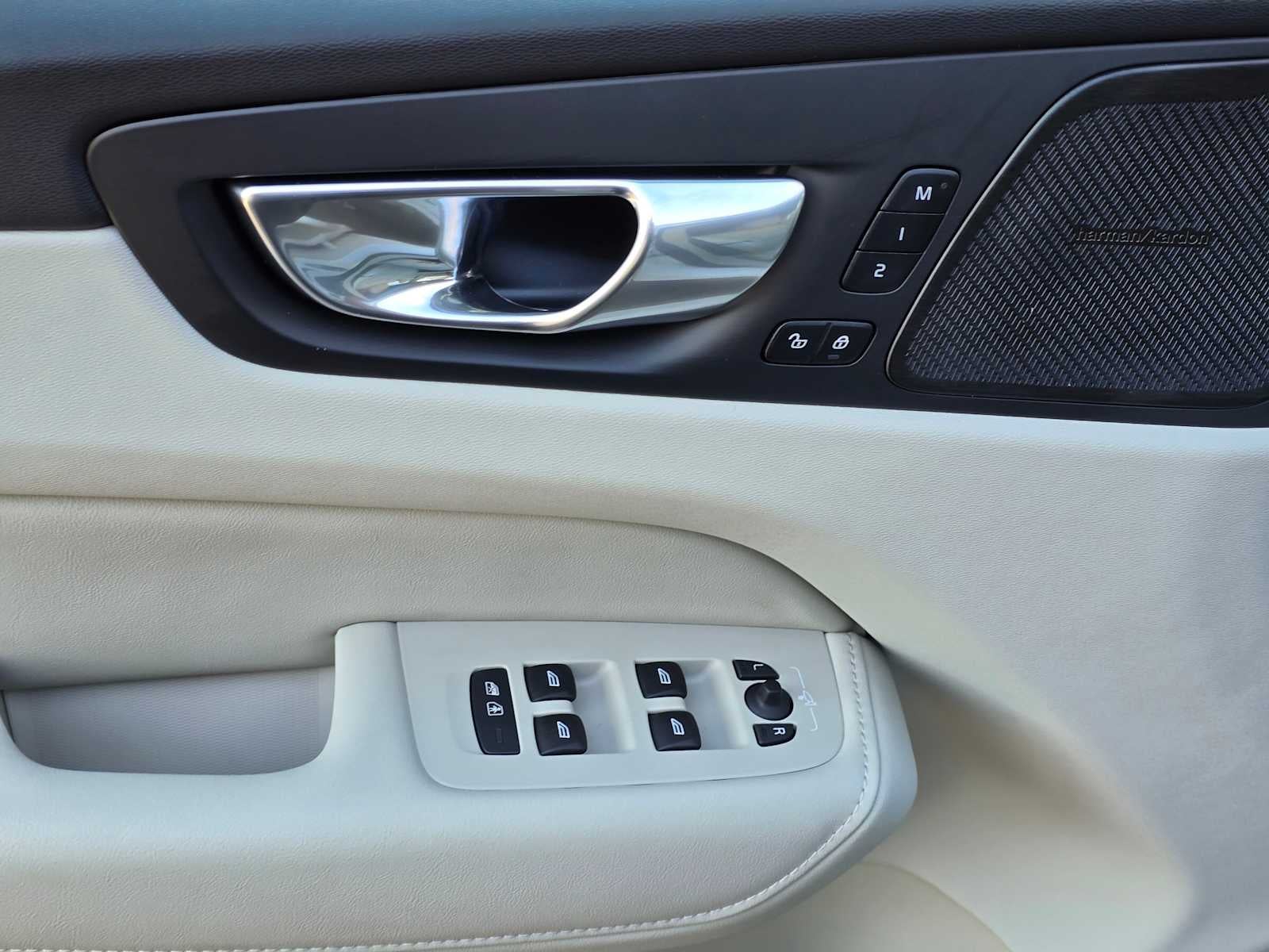 2026 Volvo XC60 Plug-In Hybrid Ultra