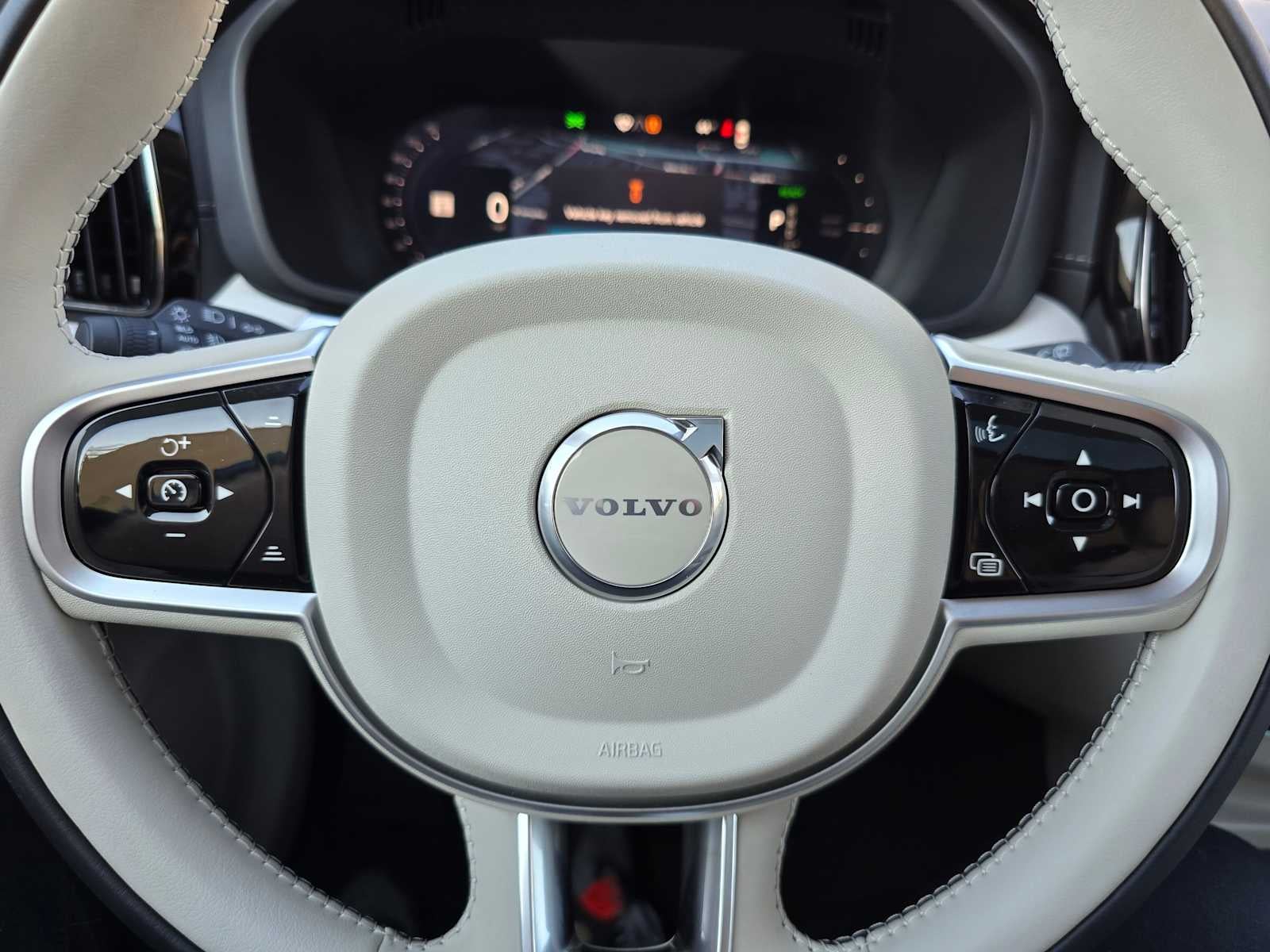 2026 Volvo XC60 Plug-In Hybrid Ultra