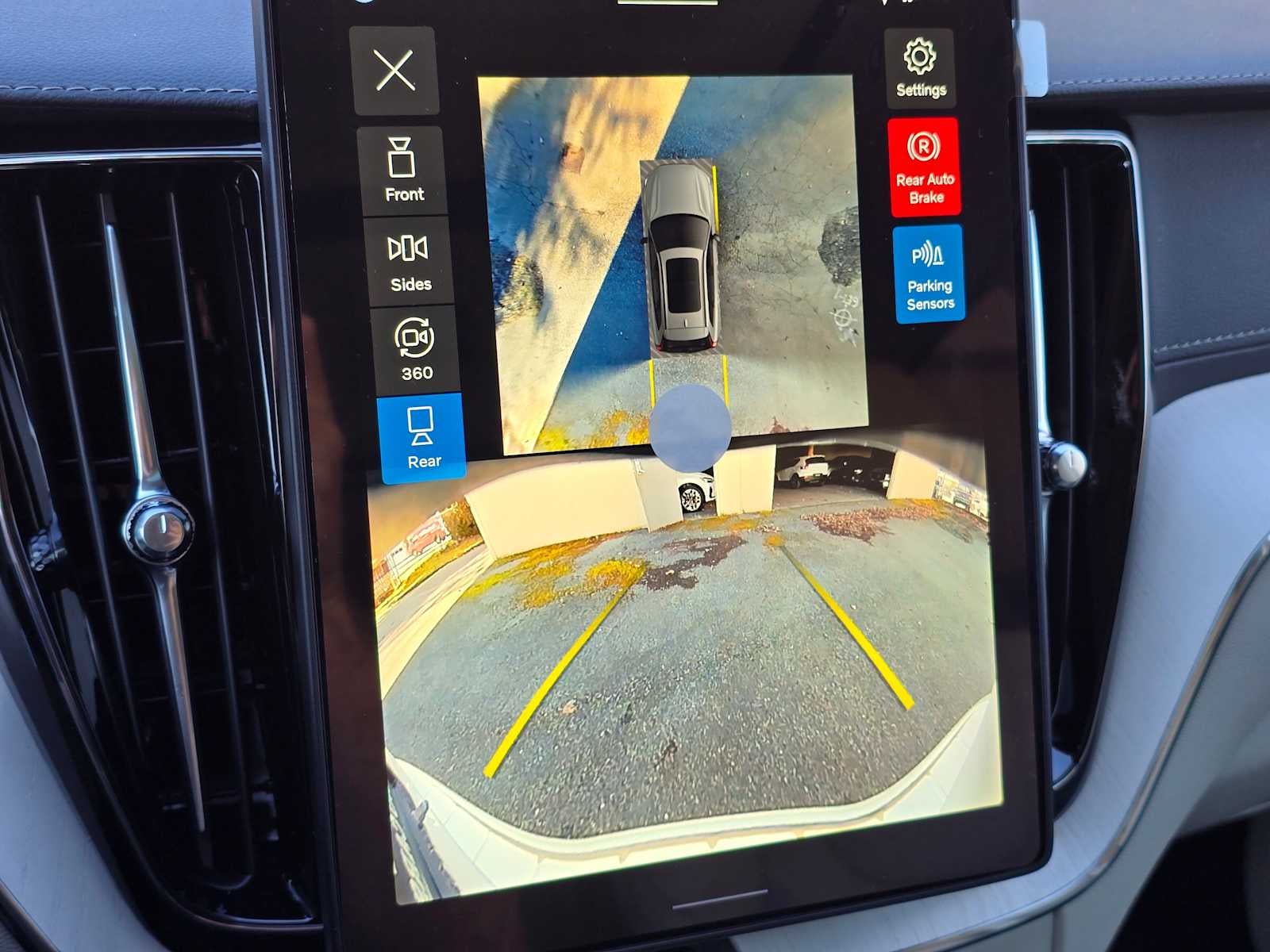 2026 Volvo XC60 Plug-In Hybrid Ultra