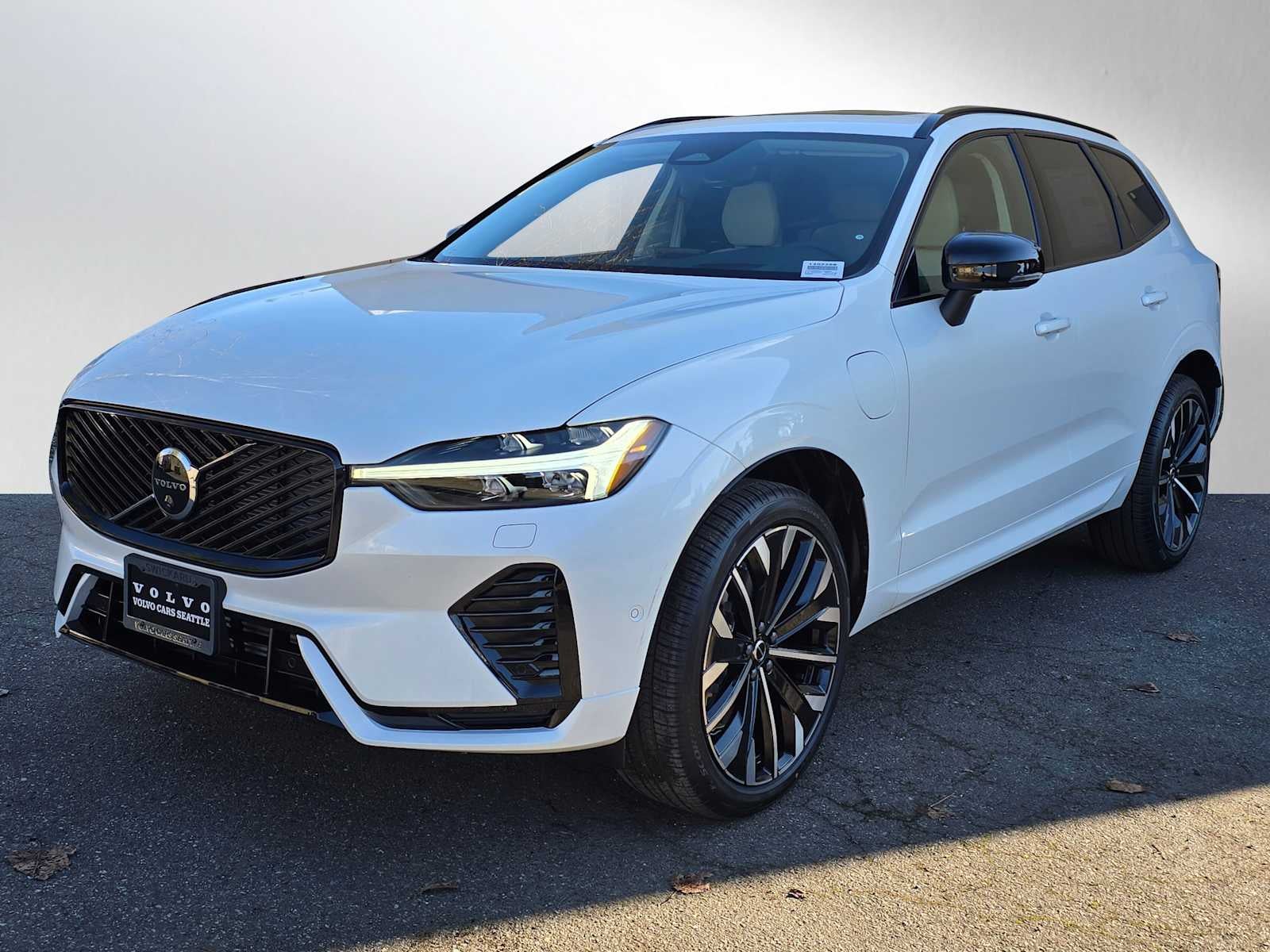 2026 Volvo XC60 Plug-In Hybrid Ultra