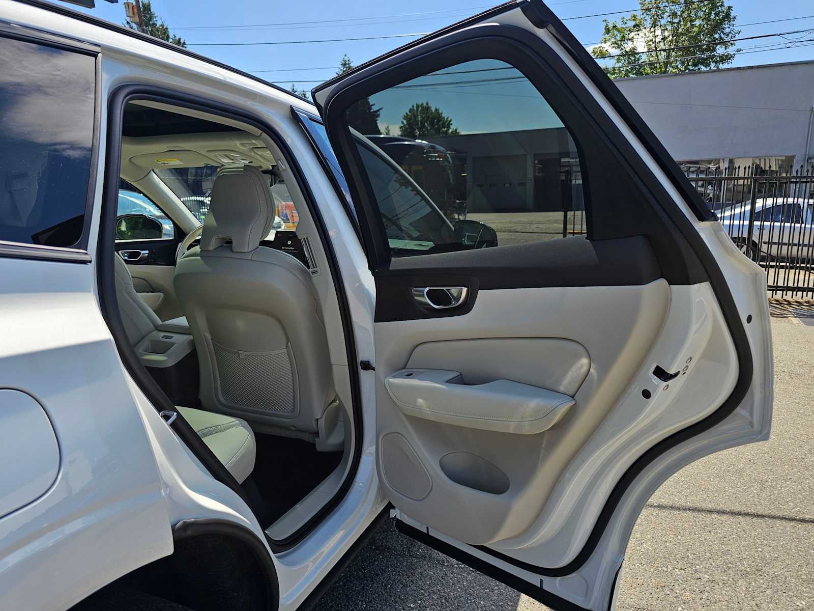 2026 Volvo XC60 Plug-In Hybrid Ultra
