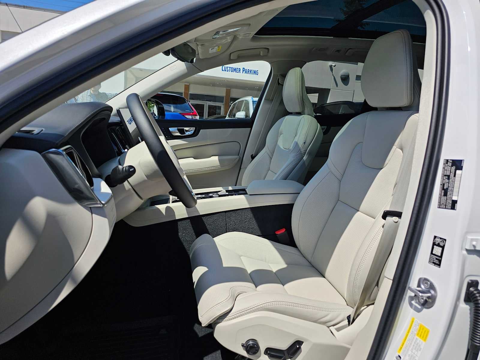 2026 Volvo XC60 Plug-In Hybrid Ultra