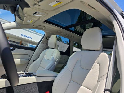 2026 Volvo XC60 Plug-In Hybrid Ultra