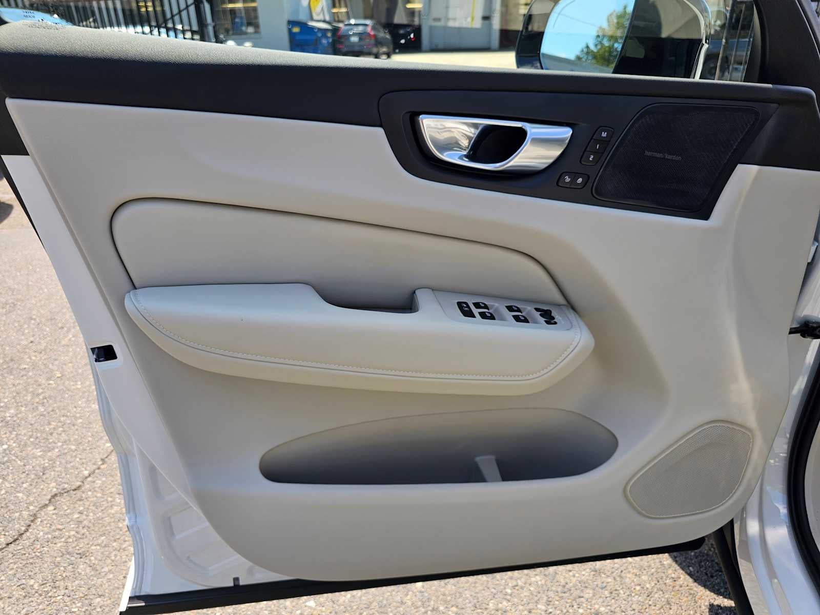 2026 Volvo XC60 Plug-In Hybrid Ultra