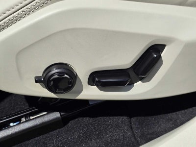 2026 Volvo XC60 Plug-In Hybrid Ultra