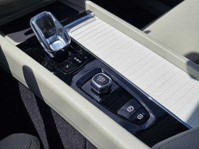 2026 Volvo XC60 Plug-In Hybrid Ultra