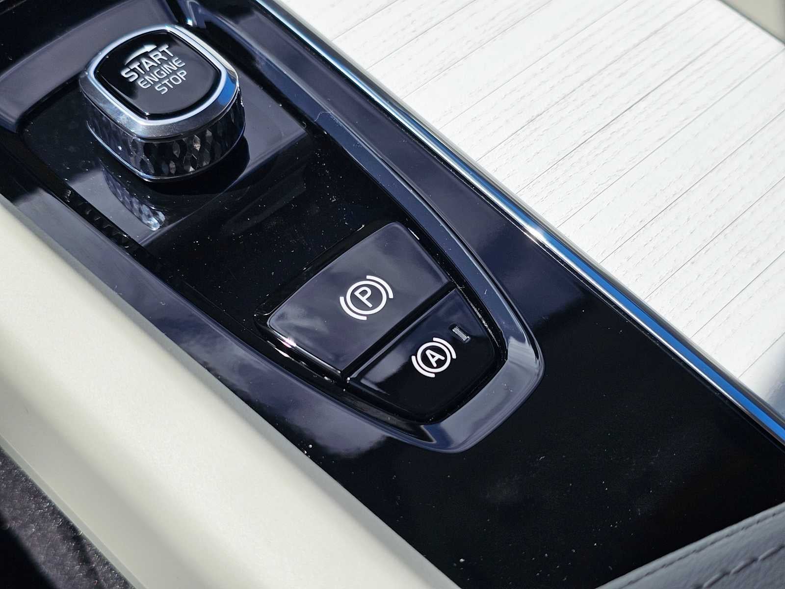 2026 Volvo XC60 Plug-In Hybrid Ultra