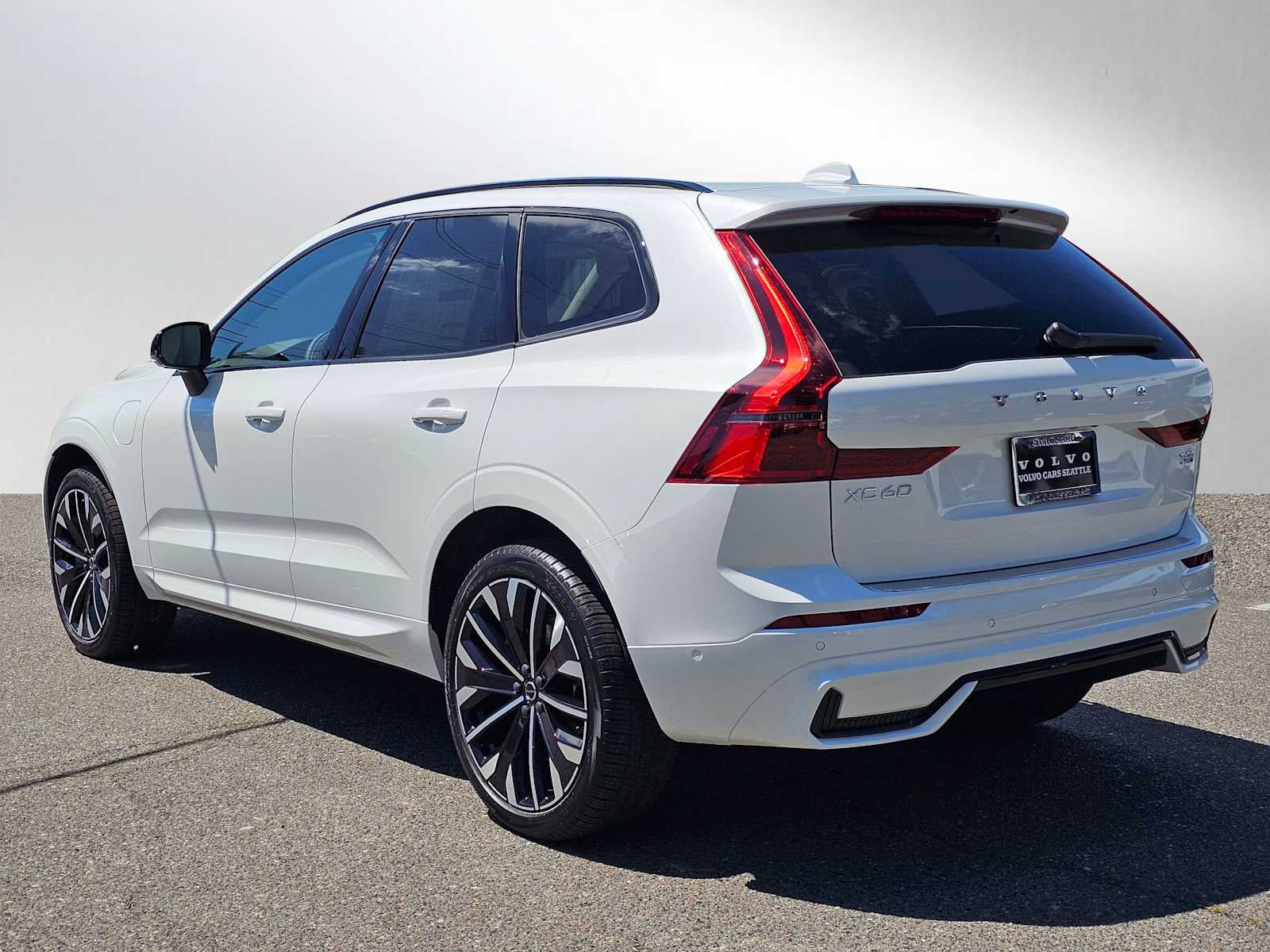 2026 Volvo XC60 Plug-In Hybrid Ultra