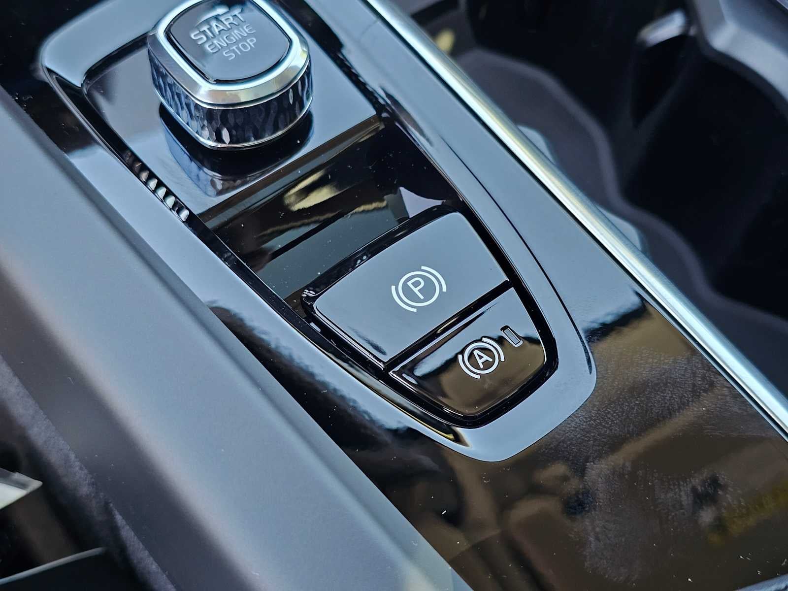 2026 Volvo XC60 Plug-In Hybrid Ultra