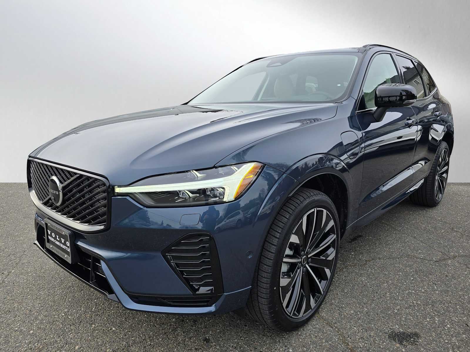 2026 Volvo XC60 Plug-In Hybrid Ultra