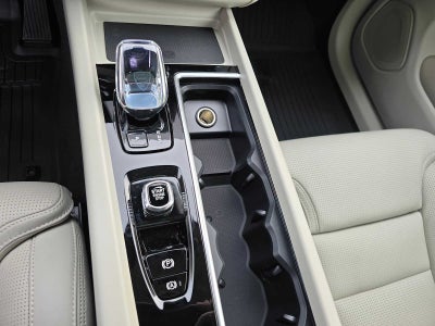 2026 Volvo XC60 Plug-In Hybrid Ultra