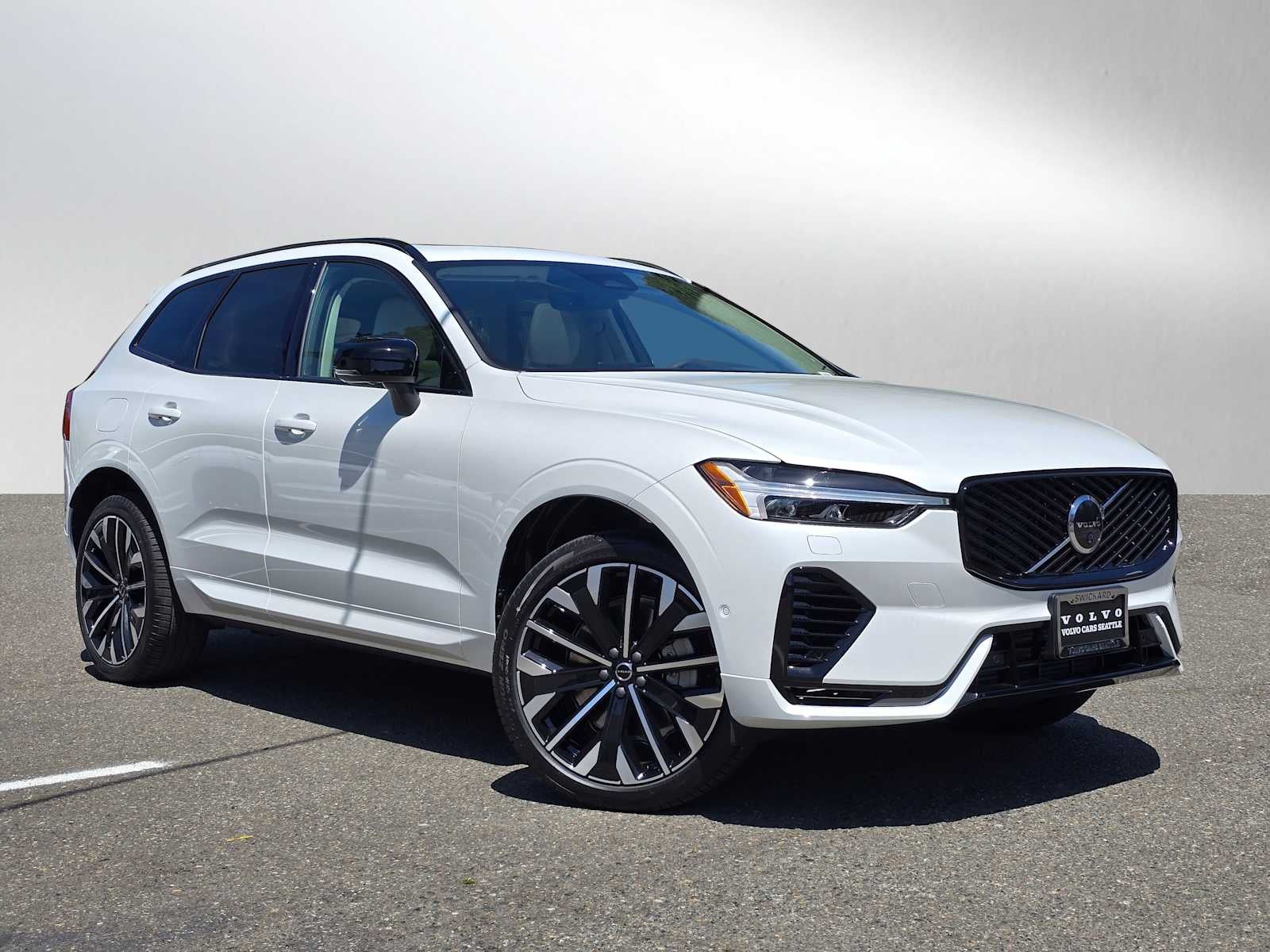 2026 Volvo XC60 Plug-In Hybrid Ultra