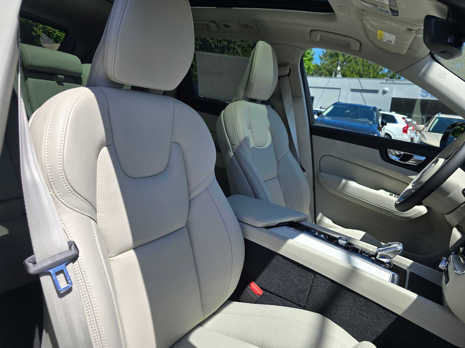 2026 Volvo XC60 Plug-In Hybrid Ultra