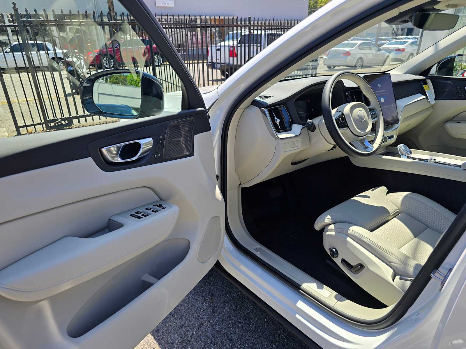 2026 Volvo XC60 Plug-In Hybrid Ultra