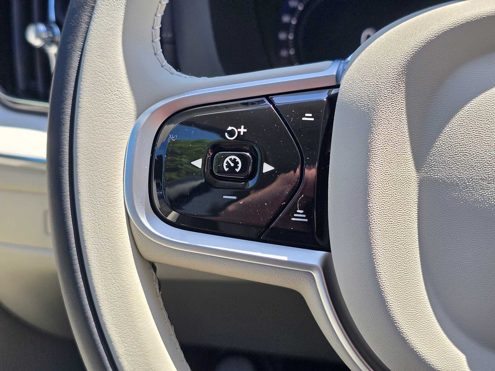 2026 Volvo XC60 Plug-In Hybrid Ultra