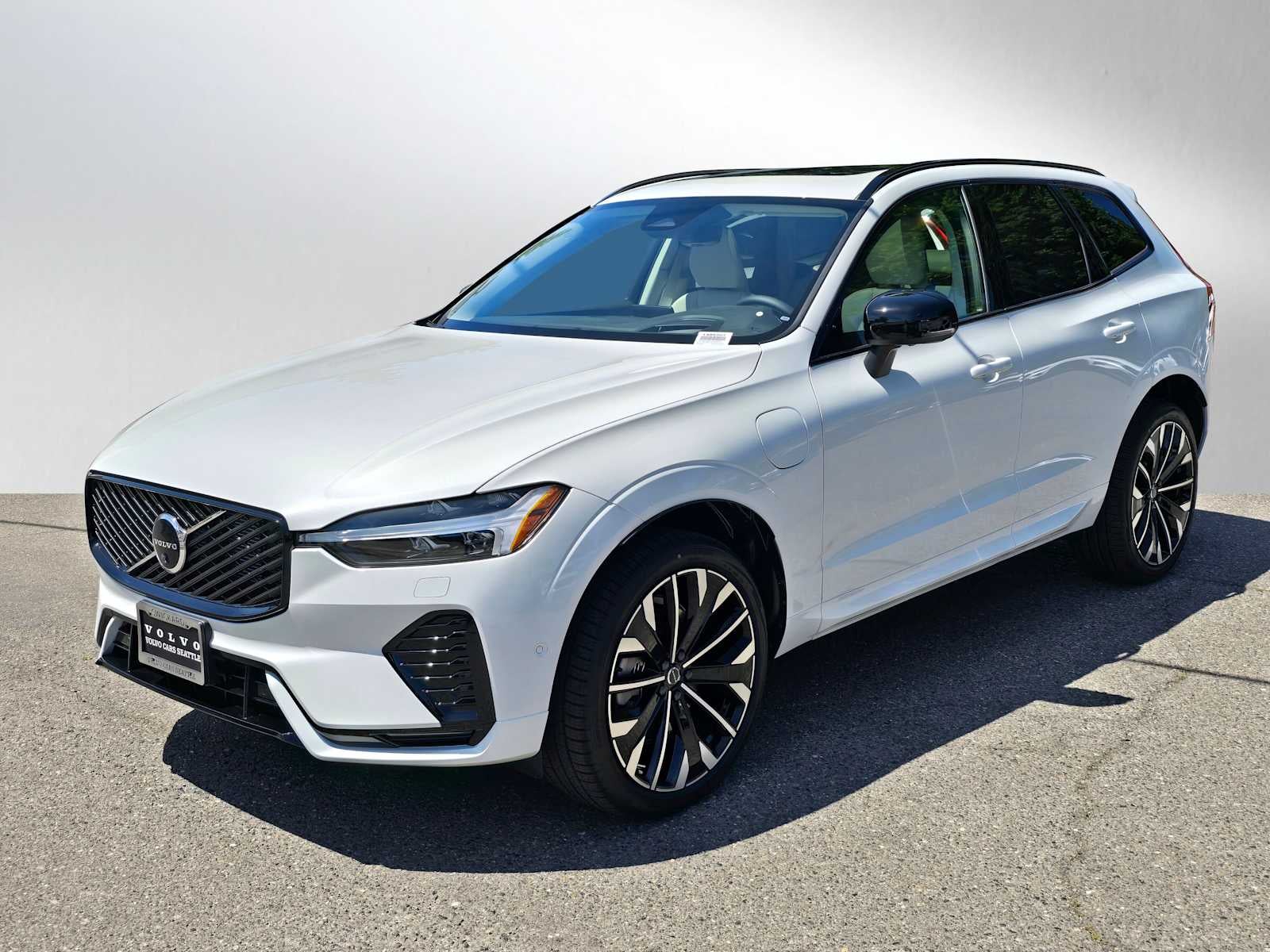 2026 Volvo XC60 Plug-In Hybrid Ultra