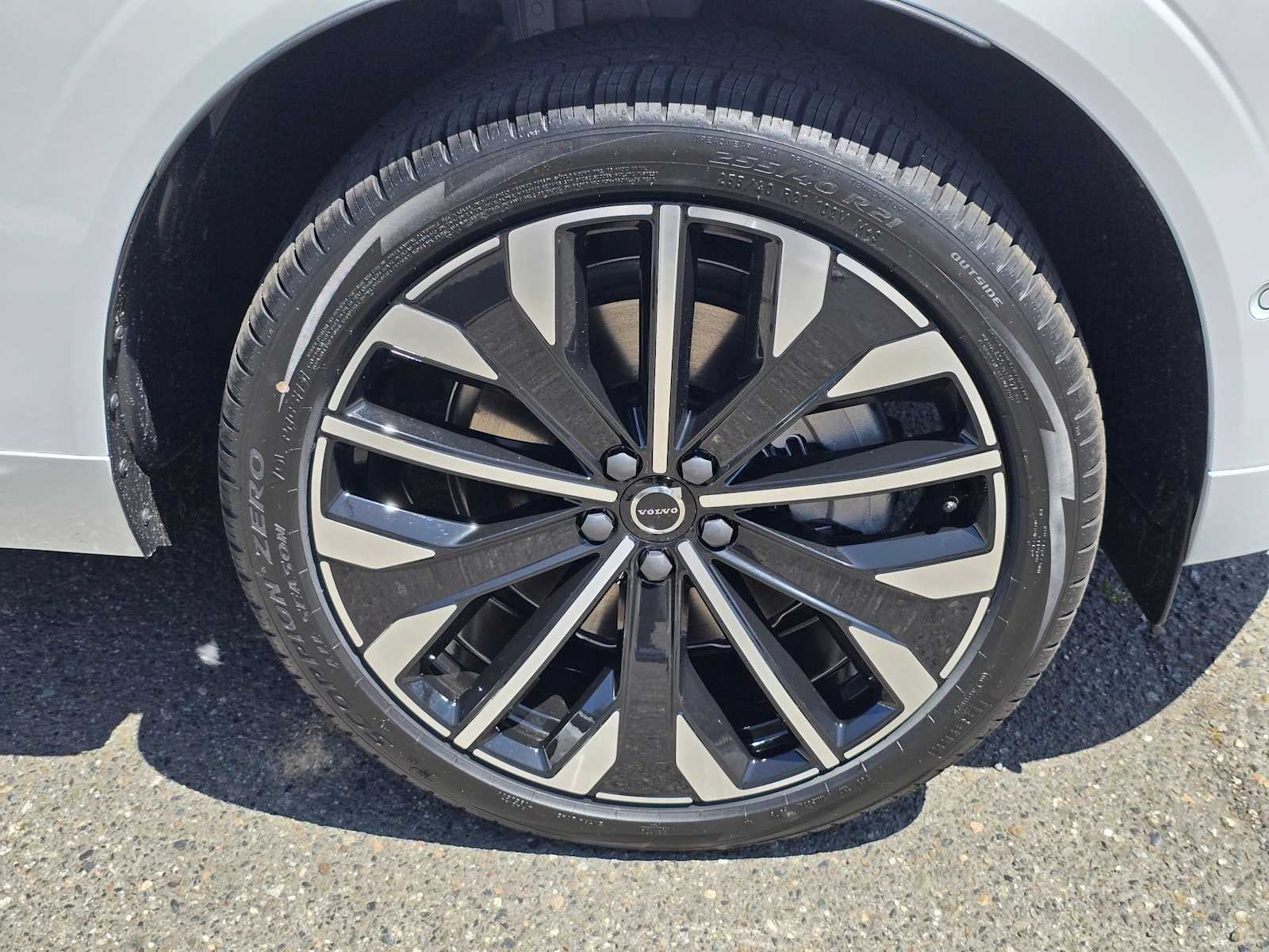 2026 Volvo XC60 Plug-In Hybrid Ultra
