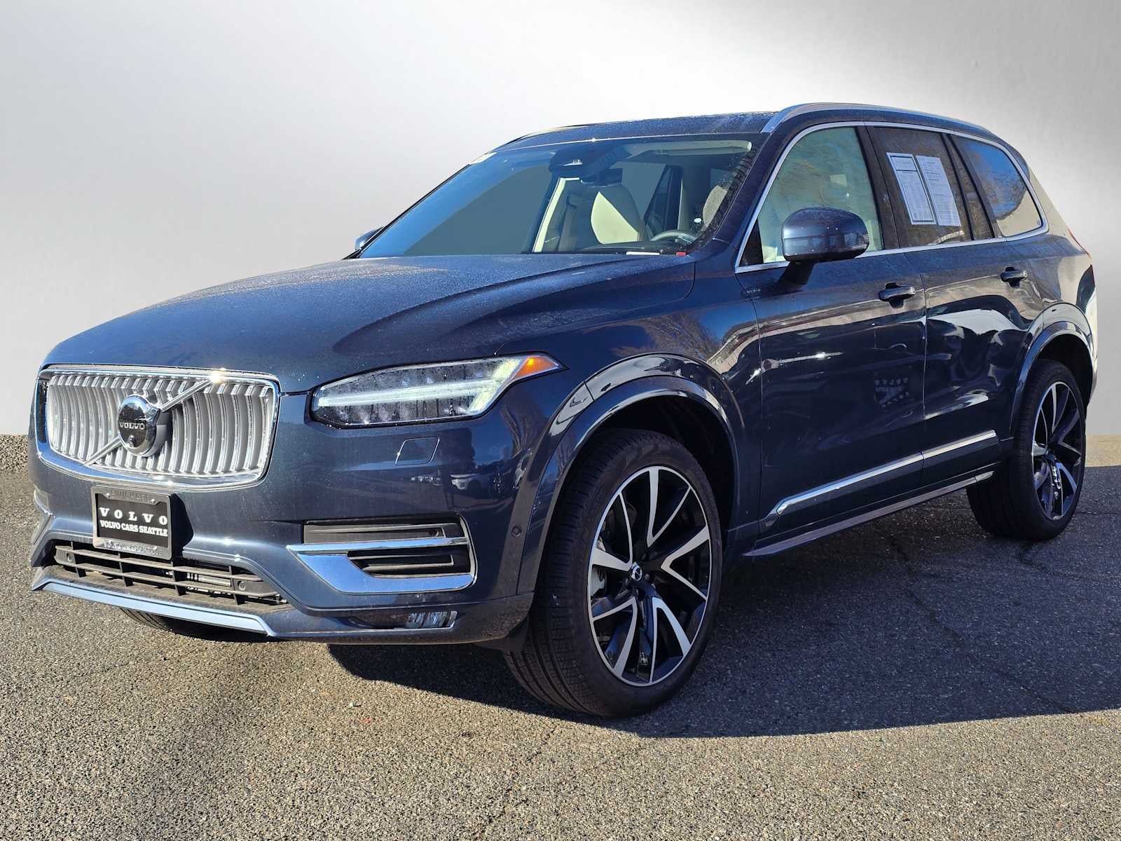 2023 Volvo XC90 Plus