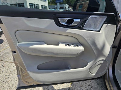 2024 Volvo XC60 Ultimate Dark Theme