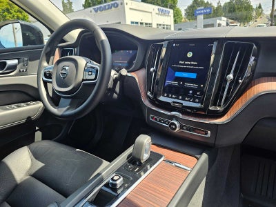 2023 Volvo XC60 Plus Bright Theme