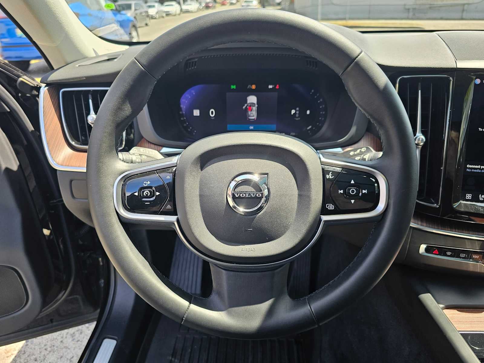 2023 Volvo XC60 Plus Bright Theme