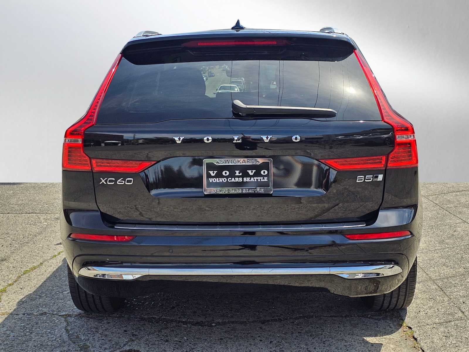 2023 Volvo XC60 Plus Bright Theme