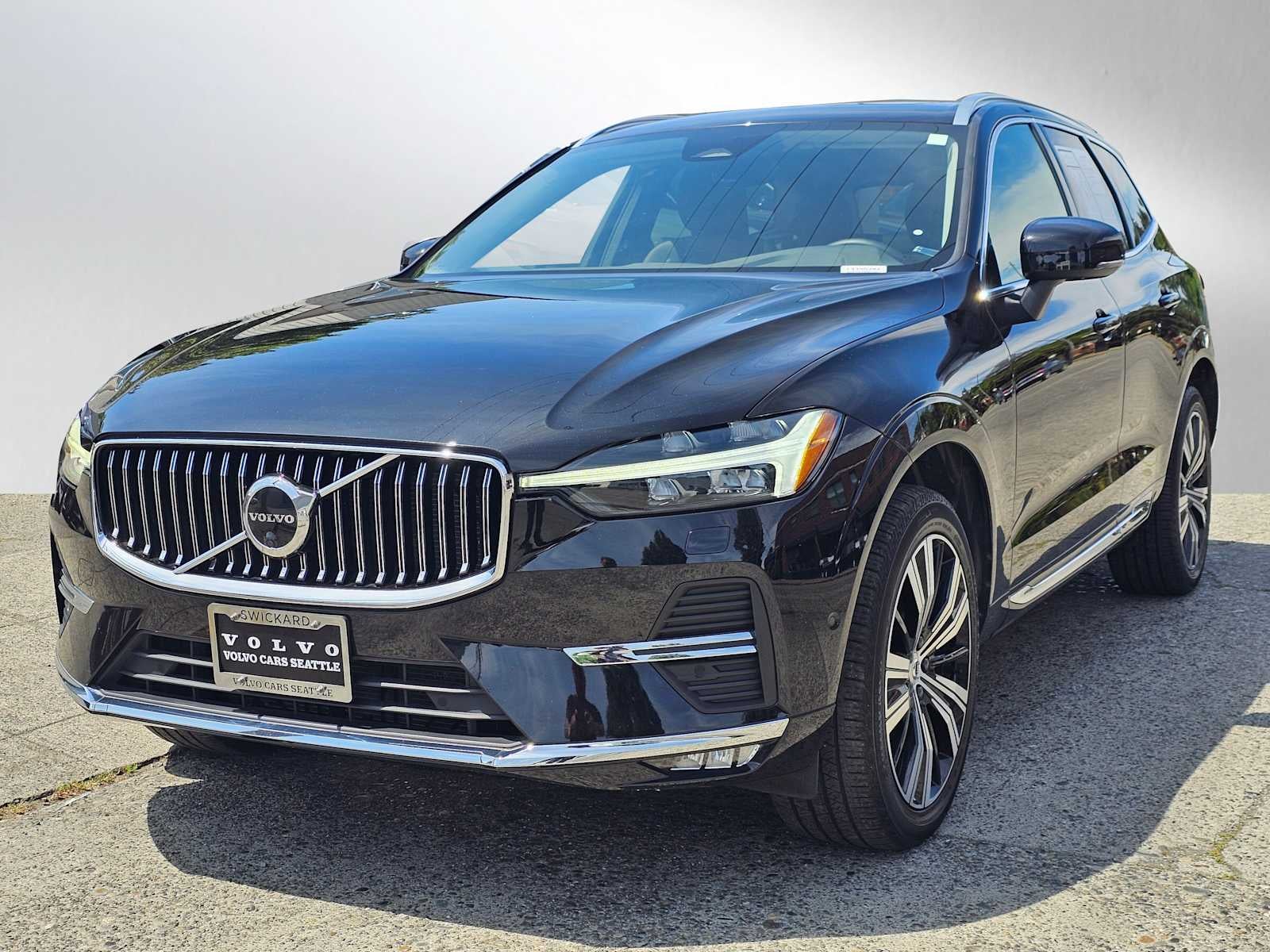 2023 Volvo XC60 Plus Bright Theme