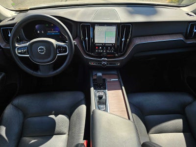 2023 Volvo XC60 Plus Dark Theme