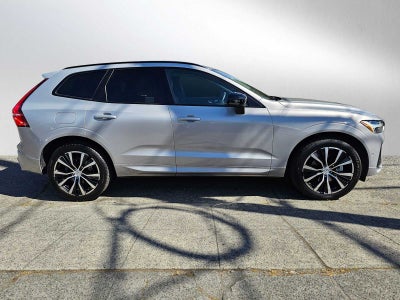2023 Volvo XC60 Plus Dark Theme
