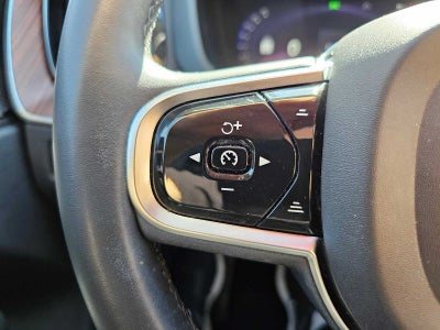 2023 Volvo XC60 Plus Dark Theme
