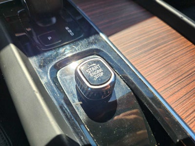 2023 Volvo XC60 Plus Dark Theme