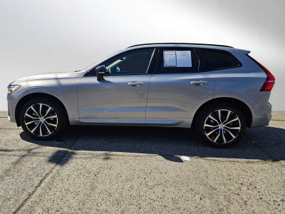 2023 Volvo XC60 Plus Dark Theme