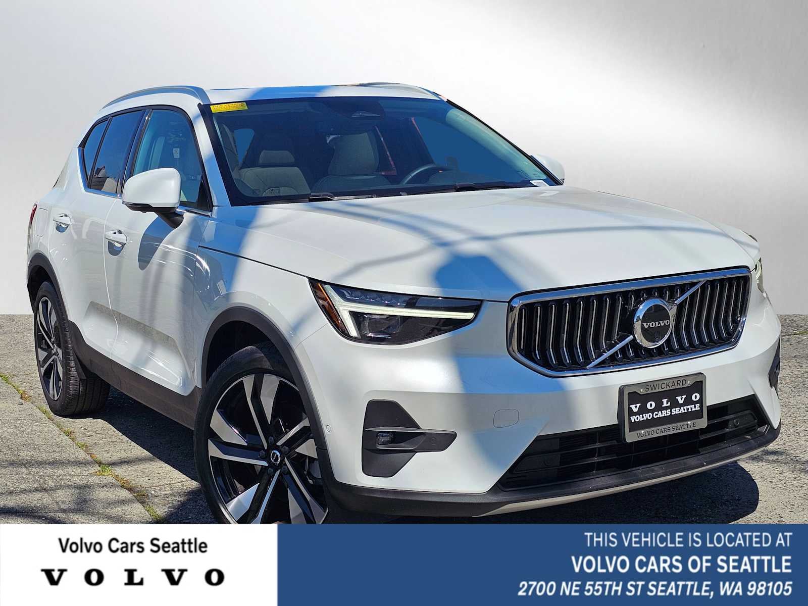 2023 Volvo XC40 B5 Ultimate Bright AWD's photo
