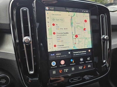 2025 Volvo XC40 Plus Dark Theme