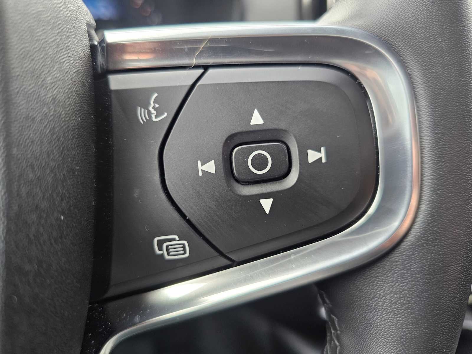 2025 Volvo XC40 Plus Dark Theme