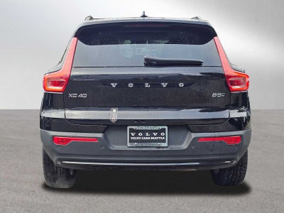 2025 Volvo XC40 Plus Dark Theme