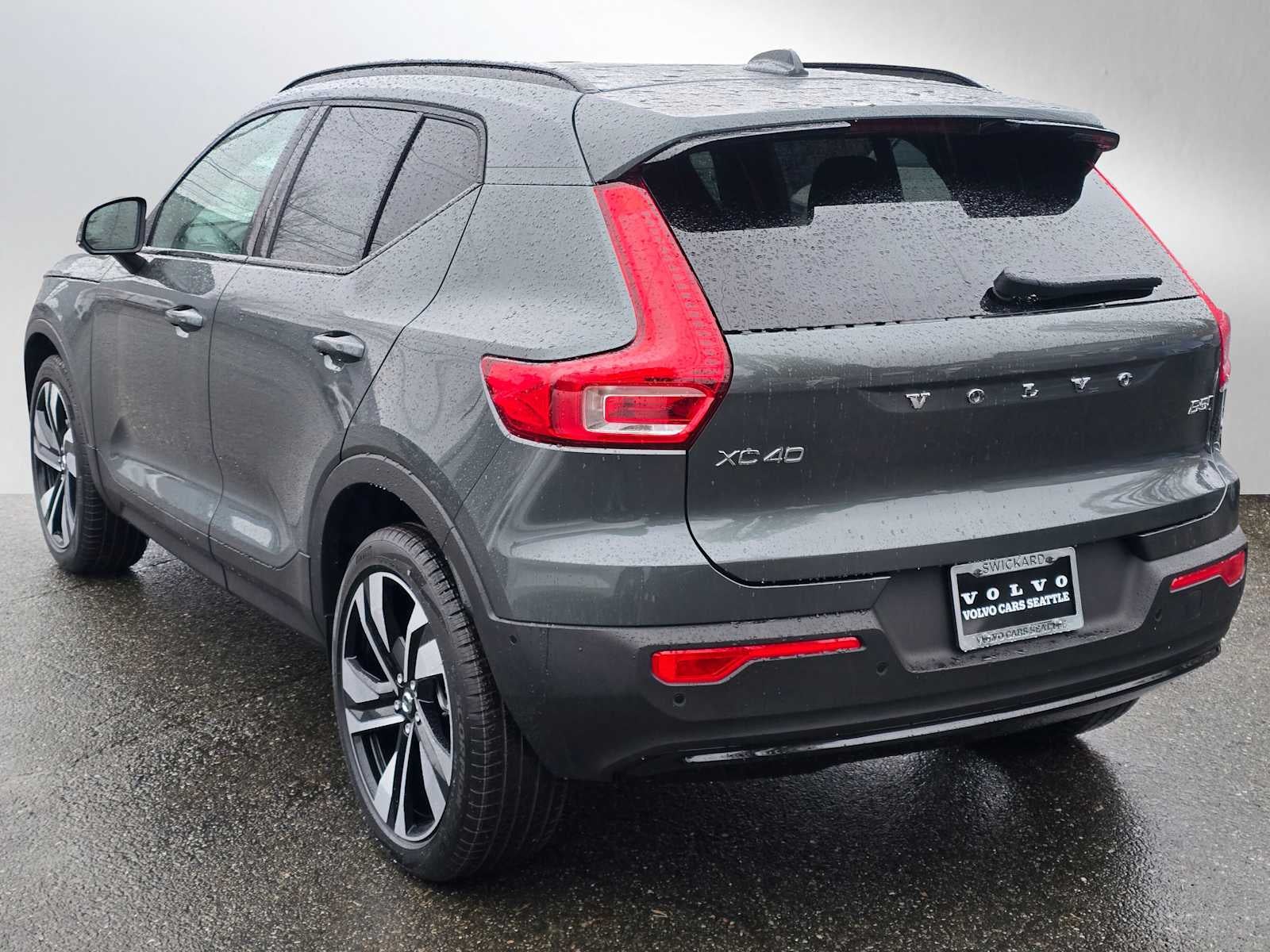 2026 Volvo XC40 Plus
