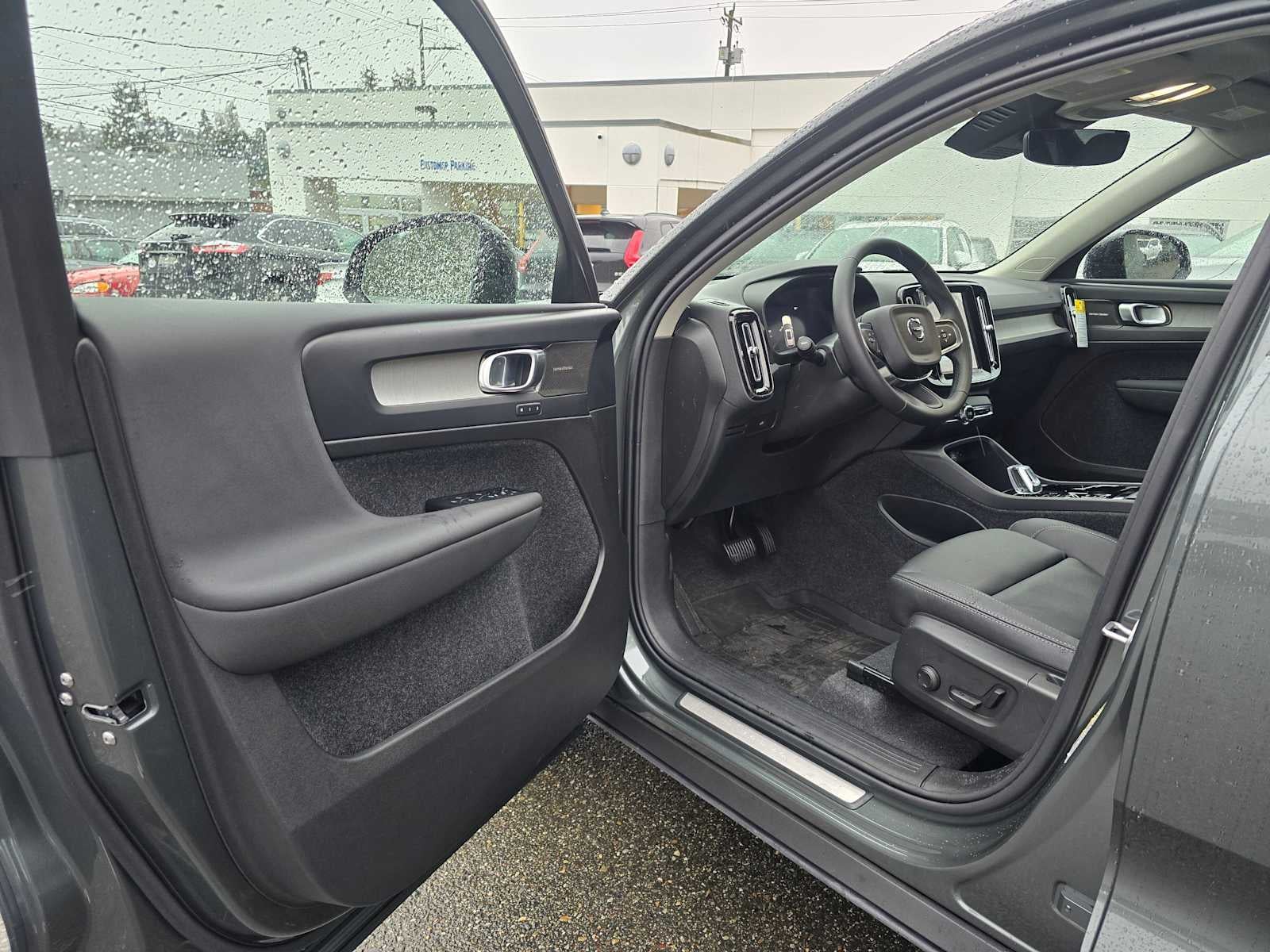 2026 Volvo XC40 Plus