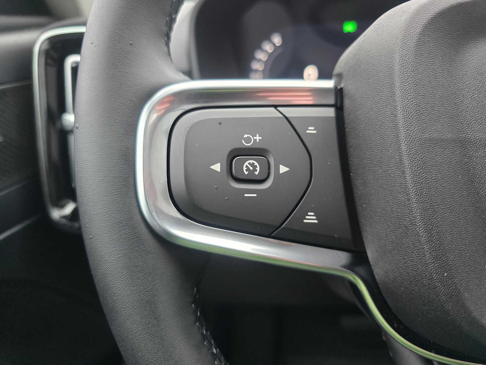 2026 Volvo XC40 Plus