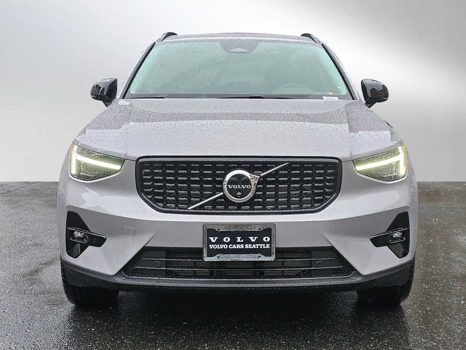 2026 Volvo XC40 Plus