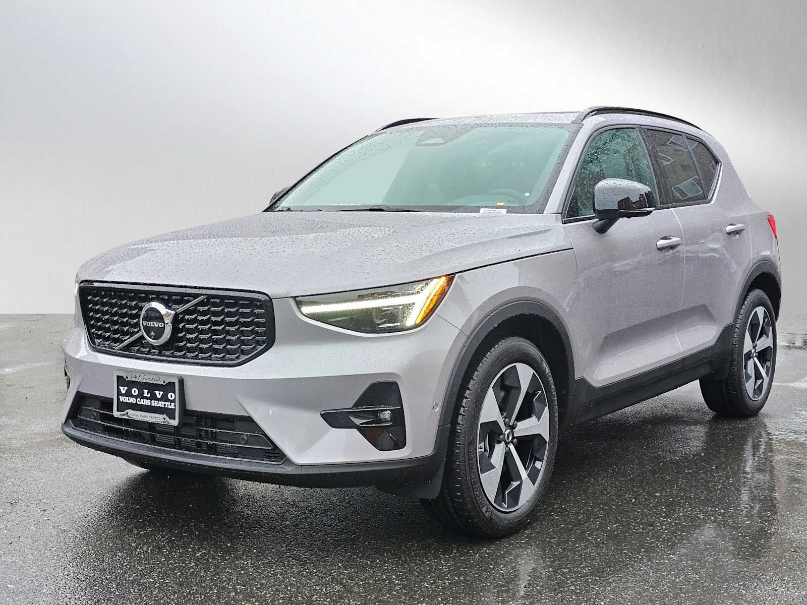 2026 Volvo XC40 Plus